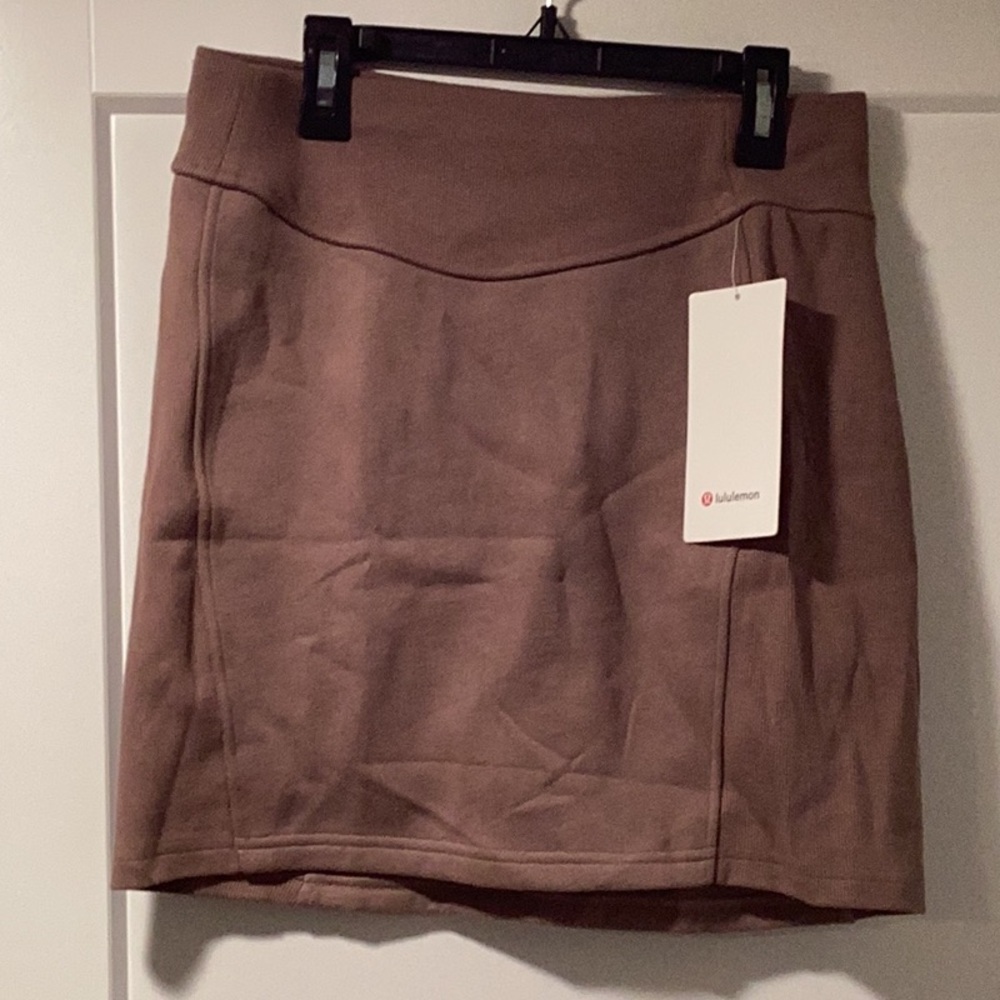 NWT Lululemon Size M Scuba HR Mini Skirt